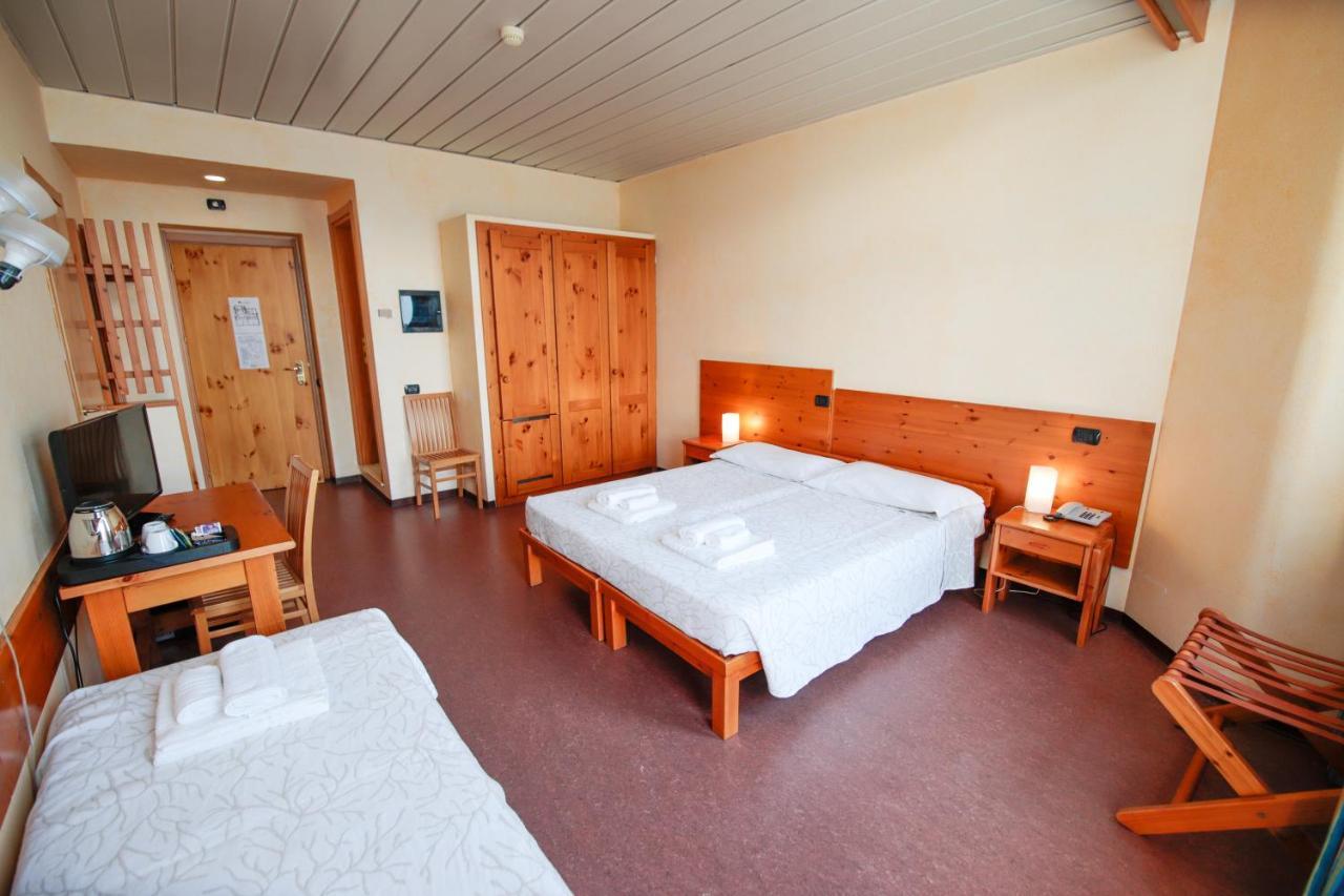 Pracatinat Hotel & Restaurant Fenestrelle Kültér fotó