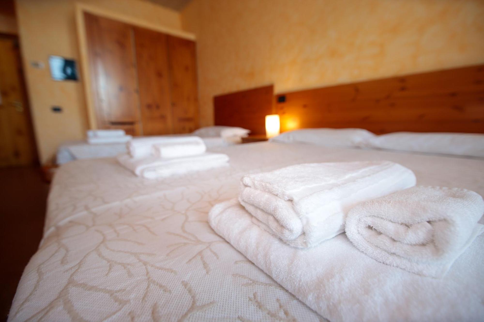 Pracatinat Hotel & Restaurant Fenestrelle Kültér fotó