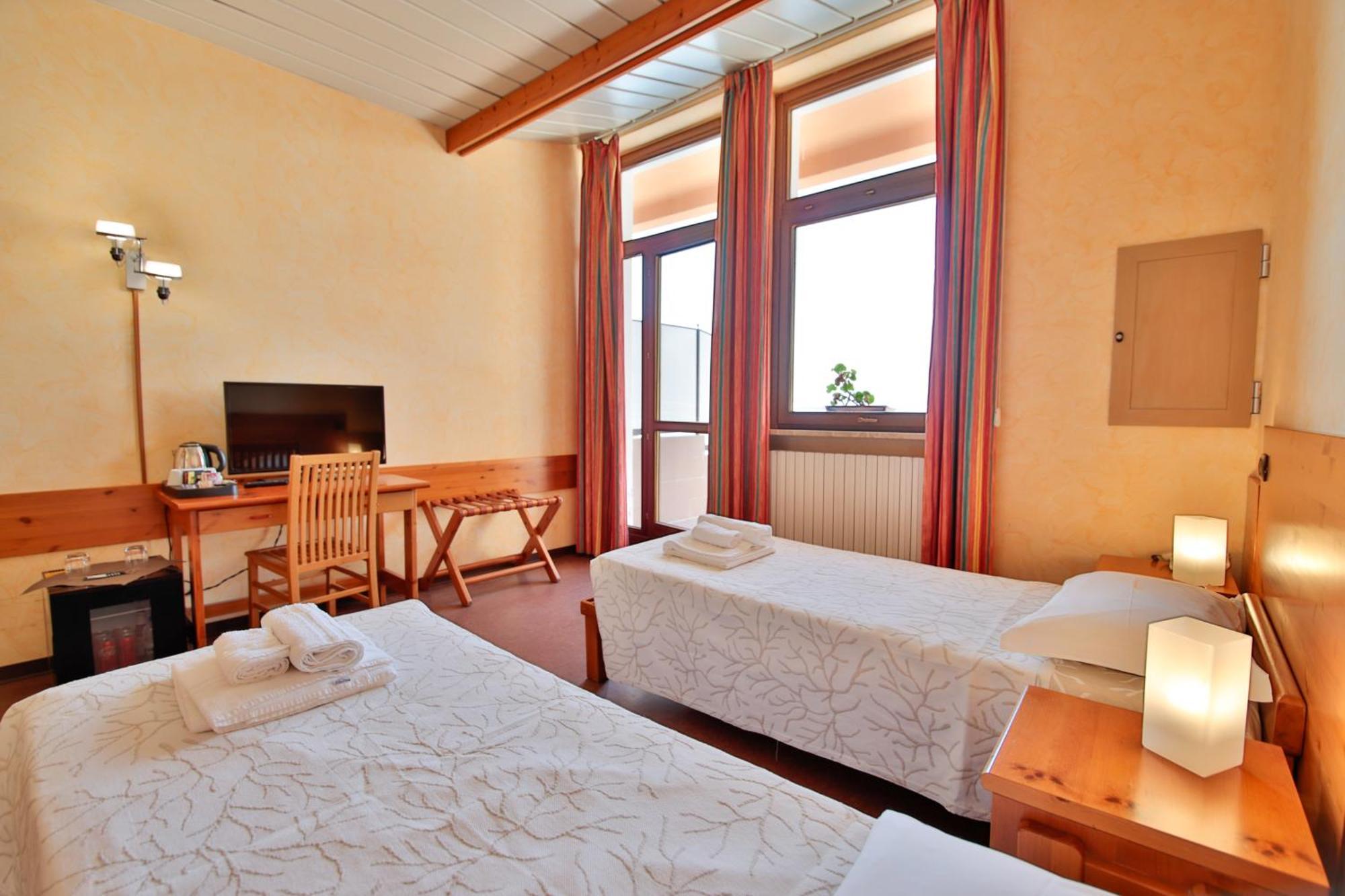 Pracatinat Hotel & Restaurant Fenestrelle Kültér fotó